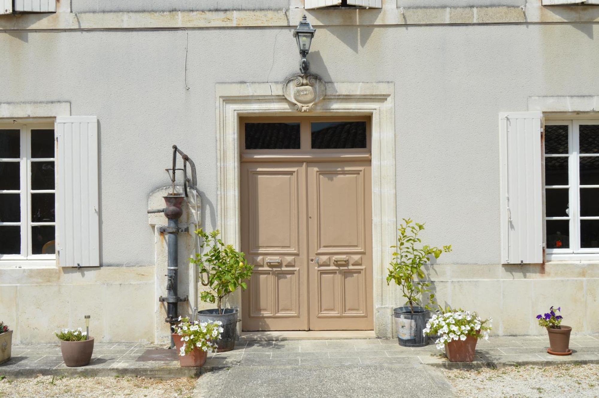 La Vieille Distillerie Le Tâtre Exteriör bild